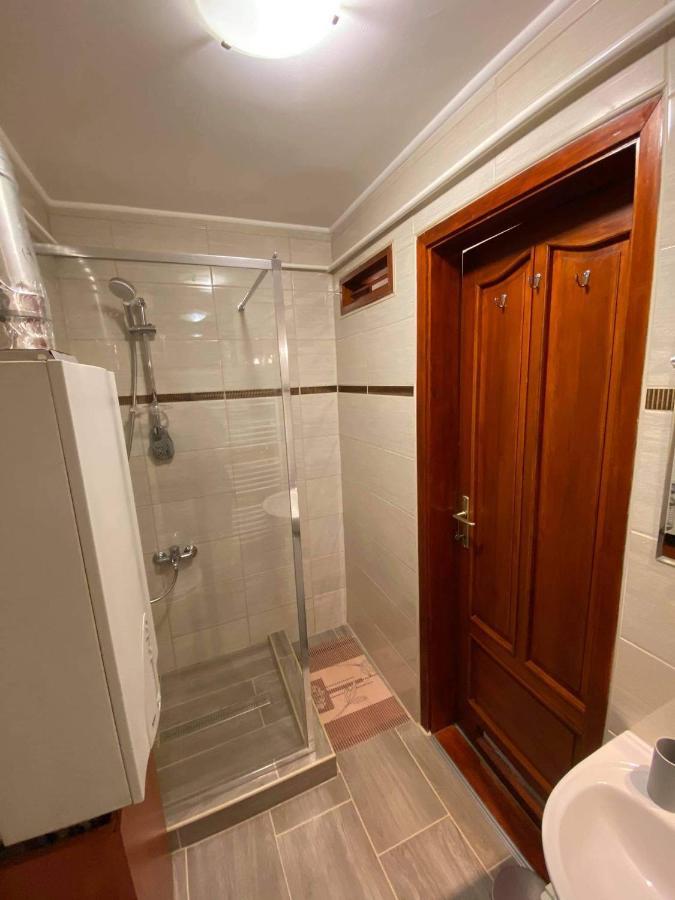 Hellasz Apartman Gyula Esterno foto