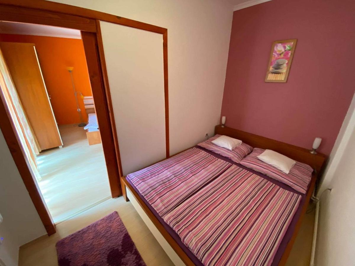Hellasz Apartman Gyula Esterno foto